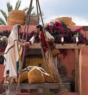 Aladdin. Naomi Scott, Mena Massoud