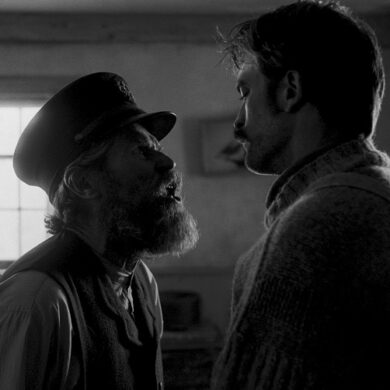 The Lighthouse, Robert Pattinson og Willem Dafoe. Læs anmeldelsen på Filmpuls.dk