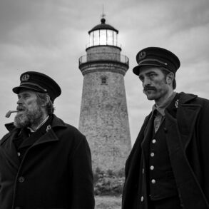 The Lighthouse, Robert Pattinson og Willem Dafoe. Læs anmeldelsen på Filmpuls.dk