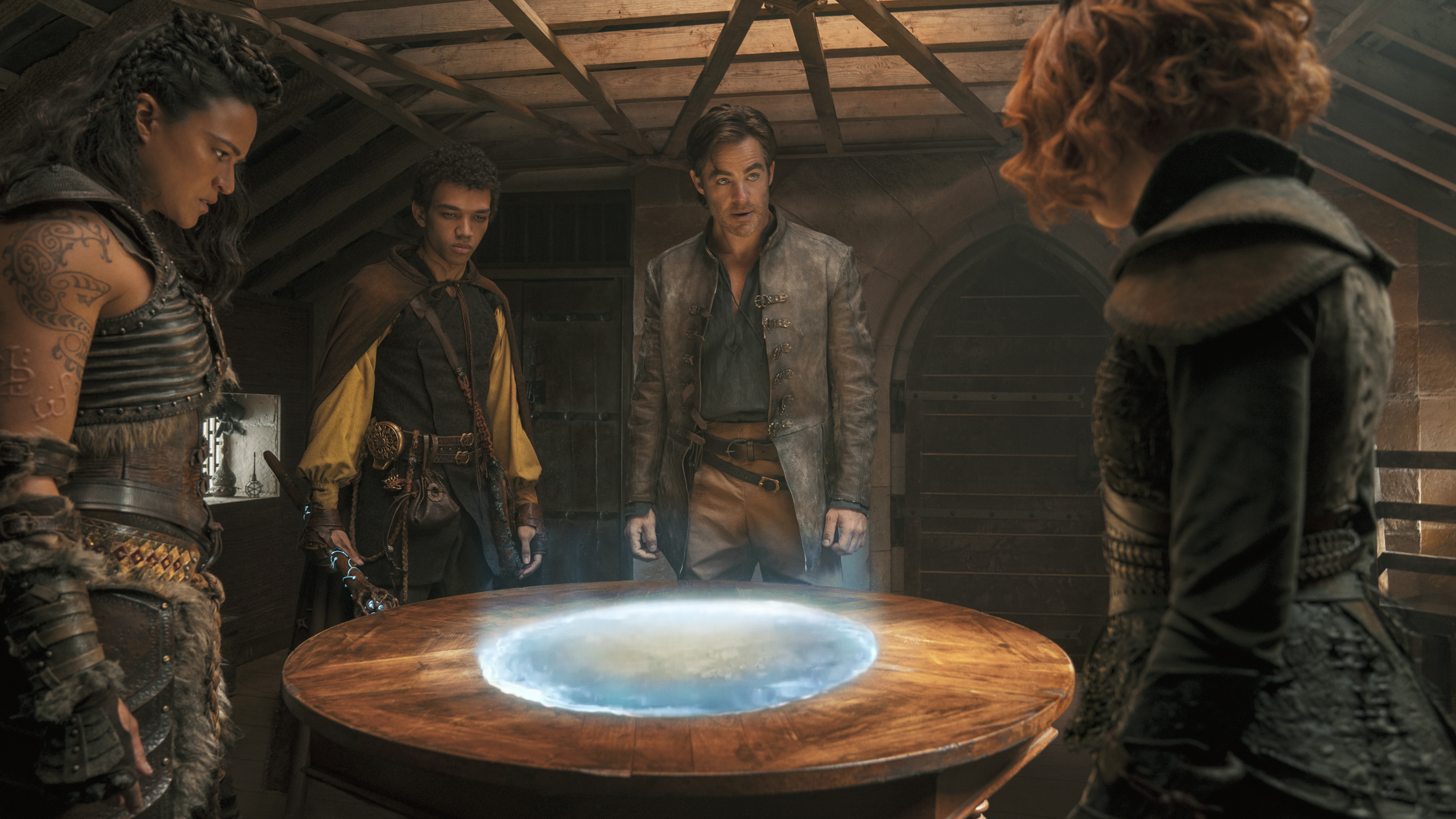 Dungeons & Dragons: Honor Among Thieves. Chris Pine, Michelle Rodriguez, Justice Smith og Sophia Lillis i 'Dungeons and Dragons: Honor Among Thieves'. Filmanmeldelse: Dungeons and Dragons: Honor Among Thieves. Find anmeldelsen på filmpuls.dk