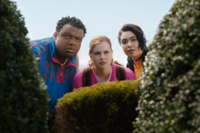 Jaquel Spivey plays Damian, Angourie Rice plays Cady and Auli'i Cravalho plays Janis in Mean Girls from Paramount Pictures. Photo: Jojo Whilden/Paramount © 2023 Paramount Pictures. Læs anmeldelsen på Filmpuls.dk